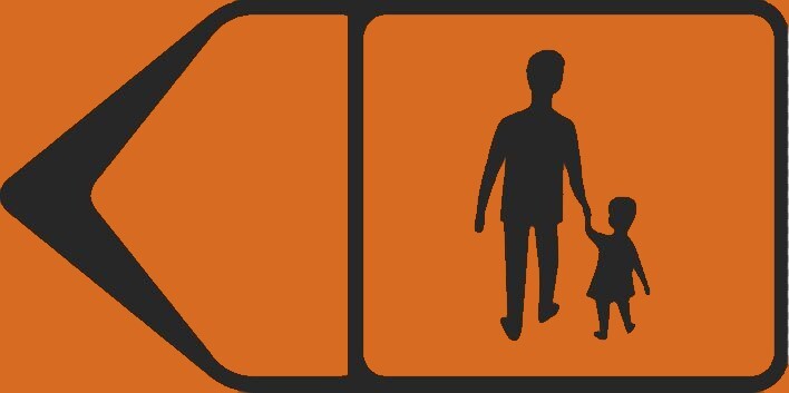 Skylt ABS Gående hänvisas till vänster NH-fäste - H00158